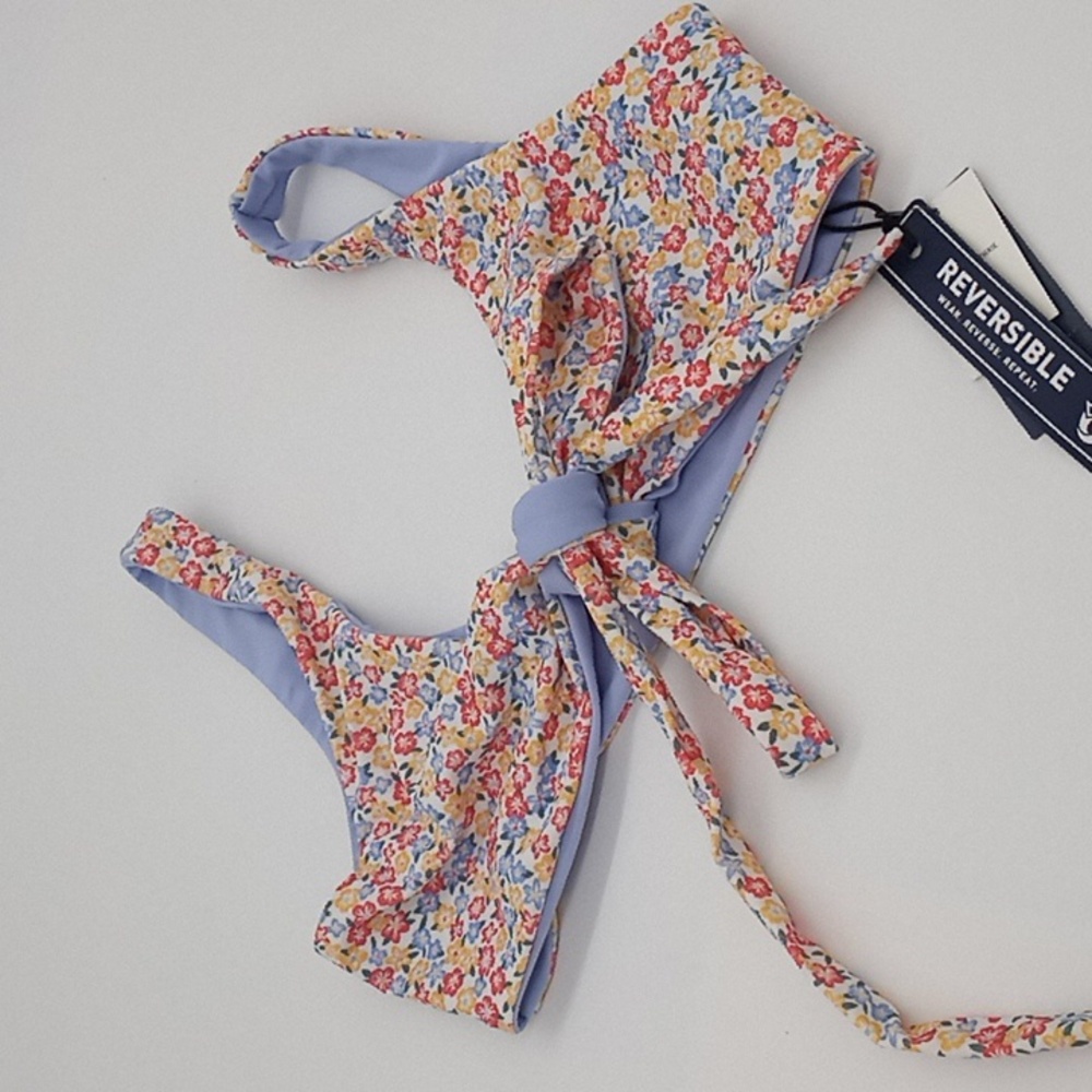 Hollister Reversible Floral Print Wrap Tie Front Bikini Top Perwinkle Blue M